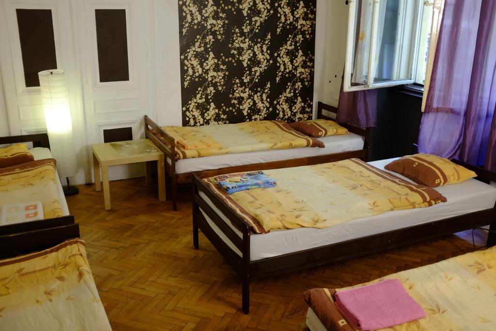 Downtown Hostel Budapest Esterno foto