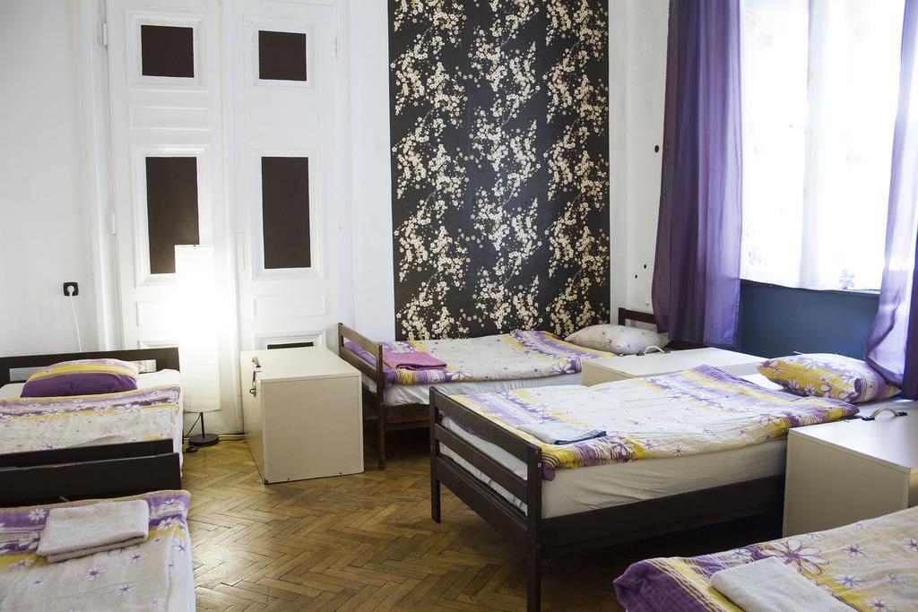 Downtown Hostel Budapest Esterno foto